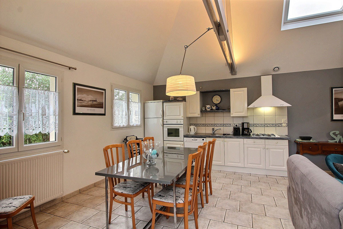 Arthur-3-La-Vallée-cuine-salle-à-manger