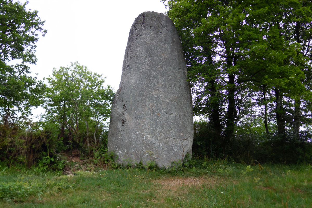 Menhir de Glomel, Glomel, Côtes d'Armor
