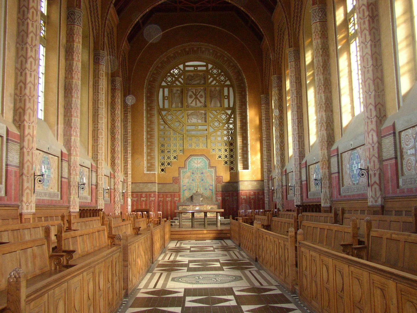 chapelle-saint-yves_saint-brieuc_vue interieure