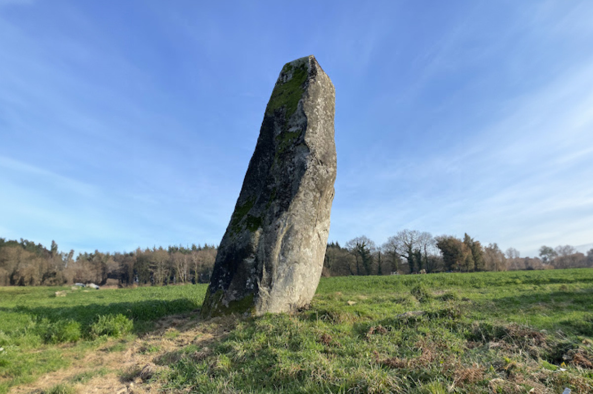 Menhir du Perfaux, Saint-Vran, Côtes d'Armor