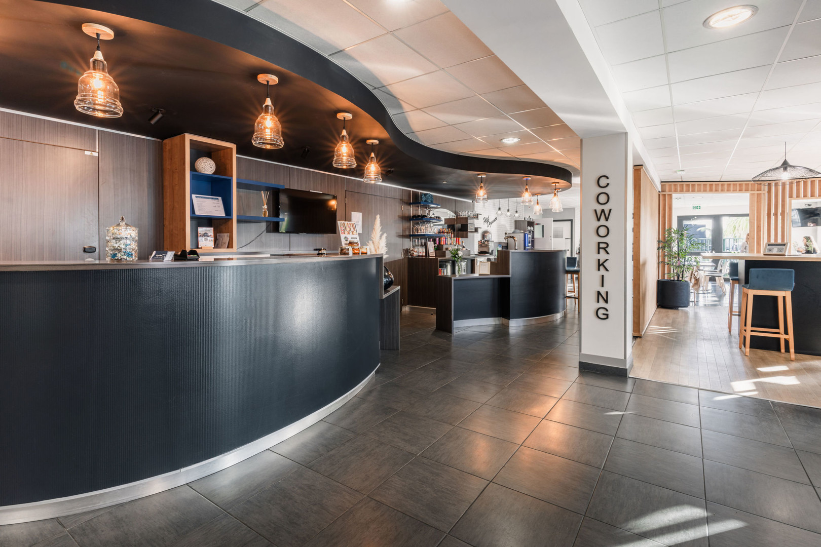 reception hotel kyriad 2025