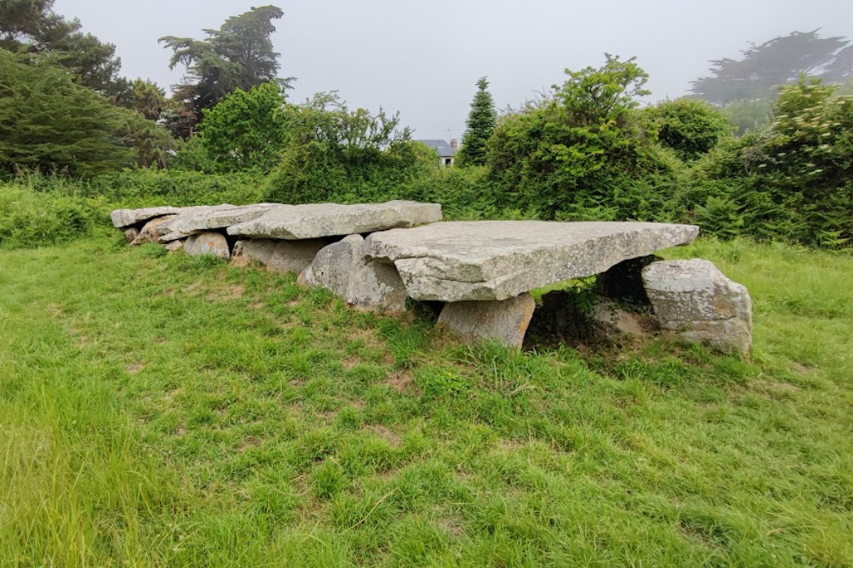 Allée couverte de Prajou-Menhir, Trébeurden, Côtes d'Armor