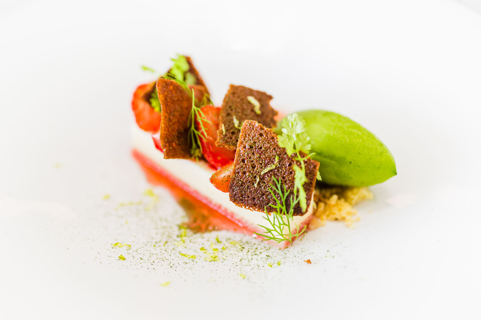 Hotel-Aigue-marine-2019---Restaurant-Dessert-Entremet-fraises-2