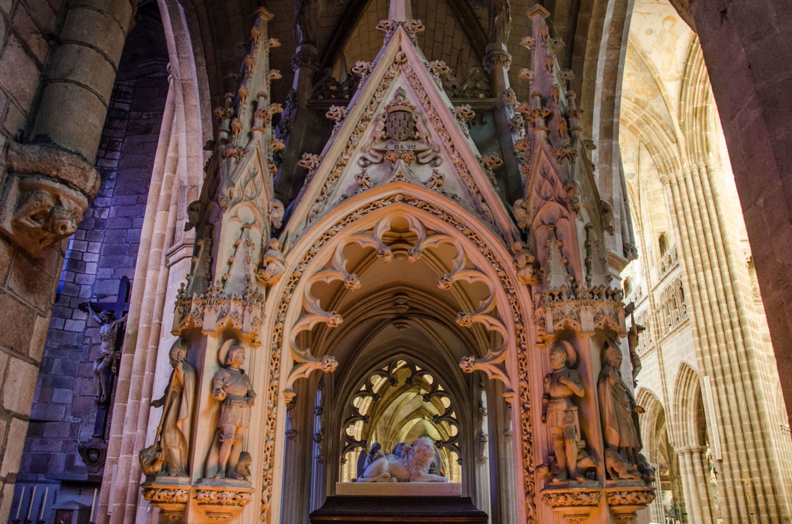 Intérieur cathédrale St Tugdual Tréguier (1)