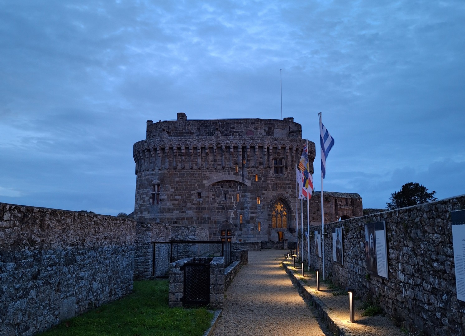 Nuit de l'éclipse château