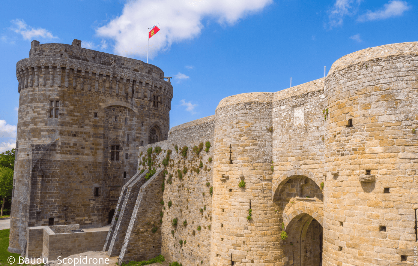 ch_teau_de_Dinan_web