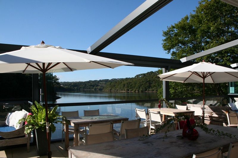 terrasse restaurant Merlin les pieds dans l'eau_Saint Aignan
