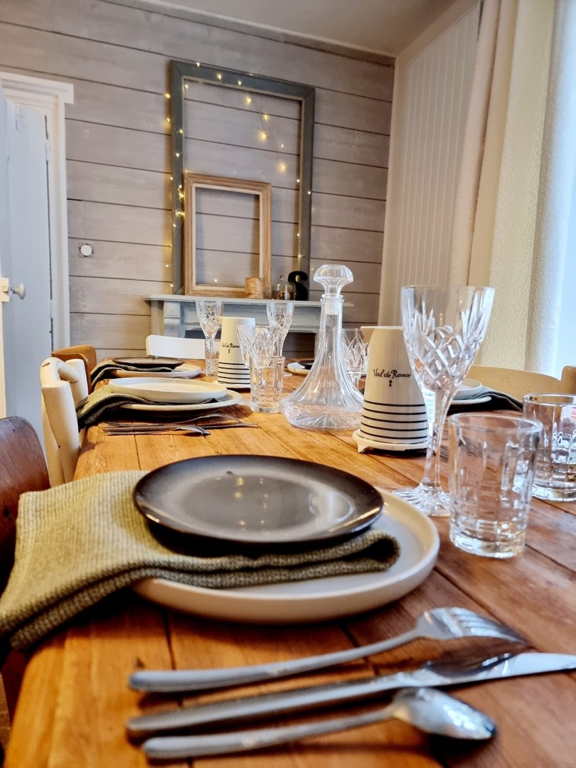 gite_remparts_jerzual_dinan_le_guennec_table