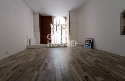 Local commercial - Dinan