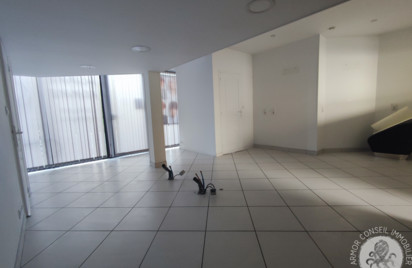 Local commercial - 60.5 m2 - Matignon