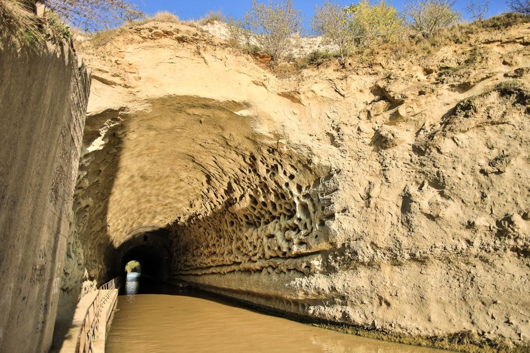 Mhalpas Le tunnel ou voûte du Malpas à Colombiers - Canal du Midi