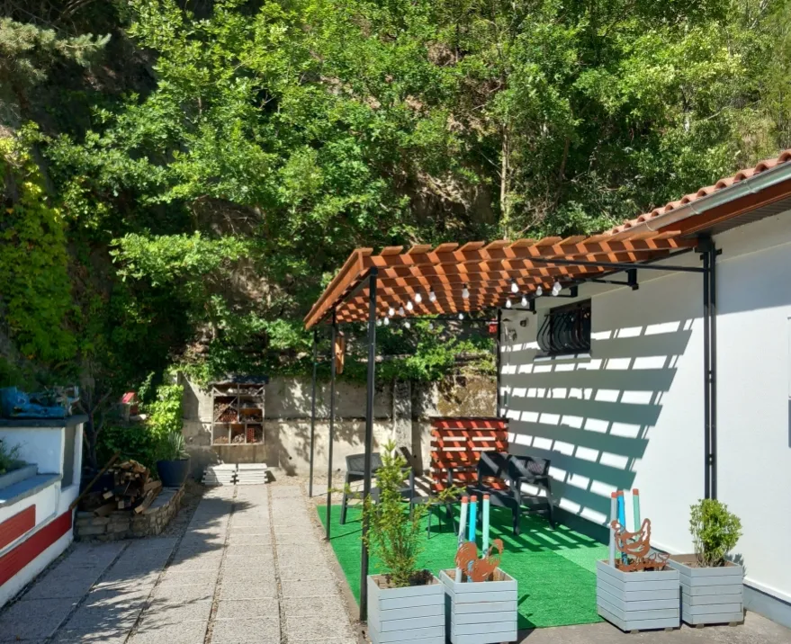 Terrasse sous pergola