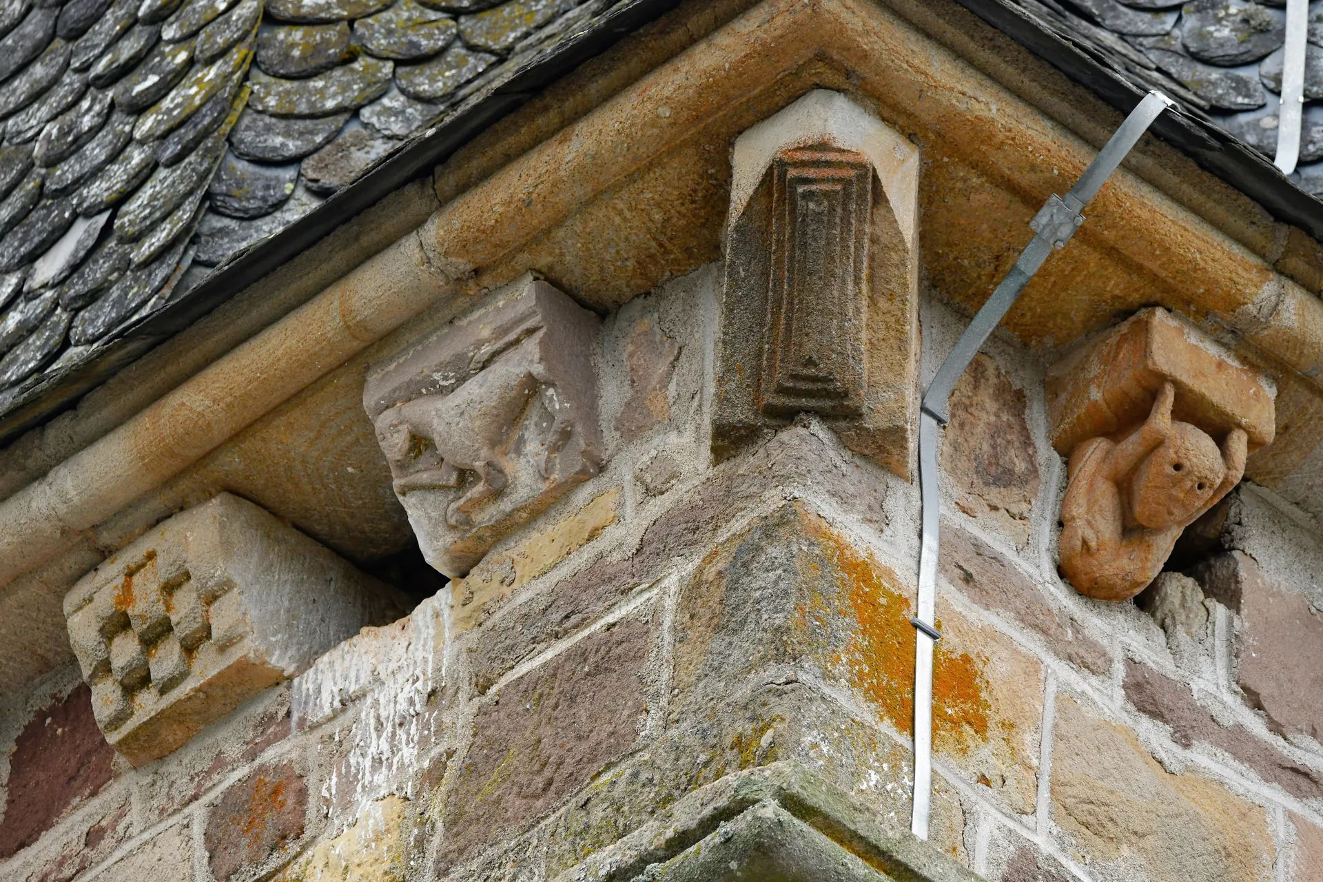 Modillons église de la Capelle Bonance