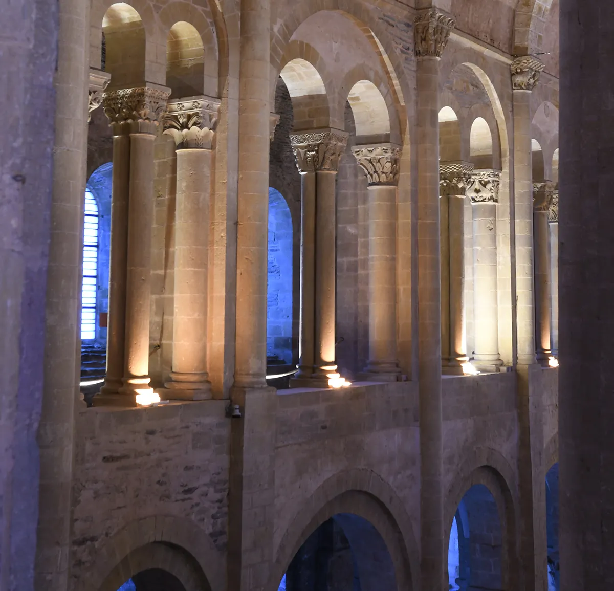Visite des tribunes de l'abbatiale de Conques