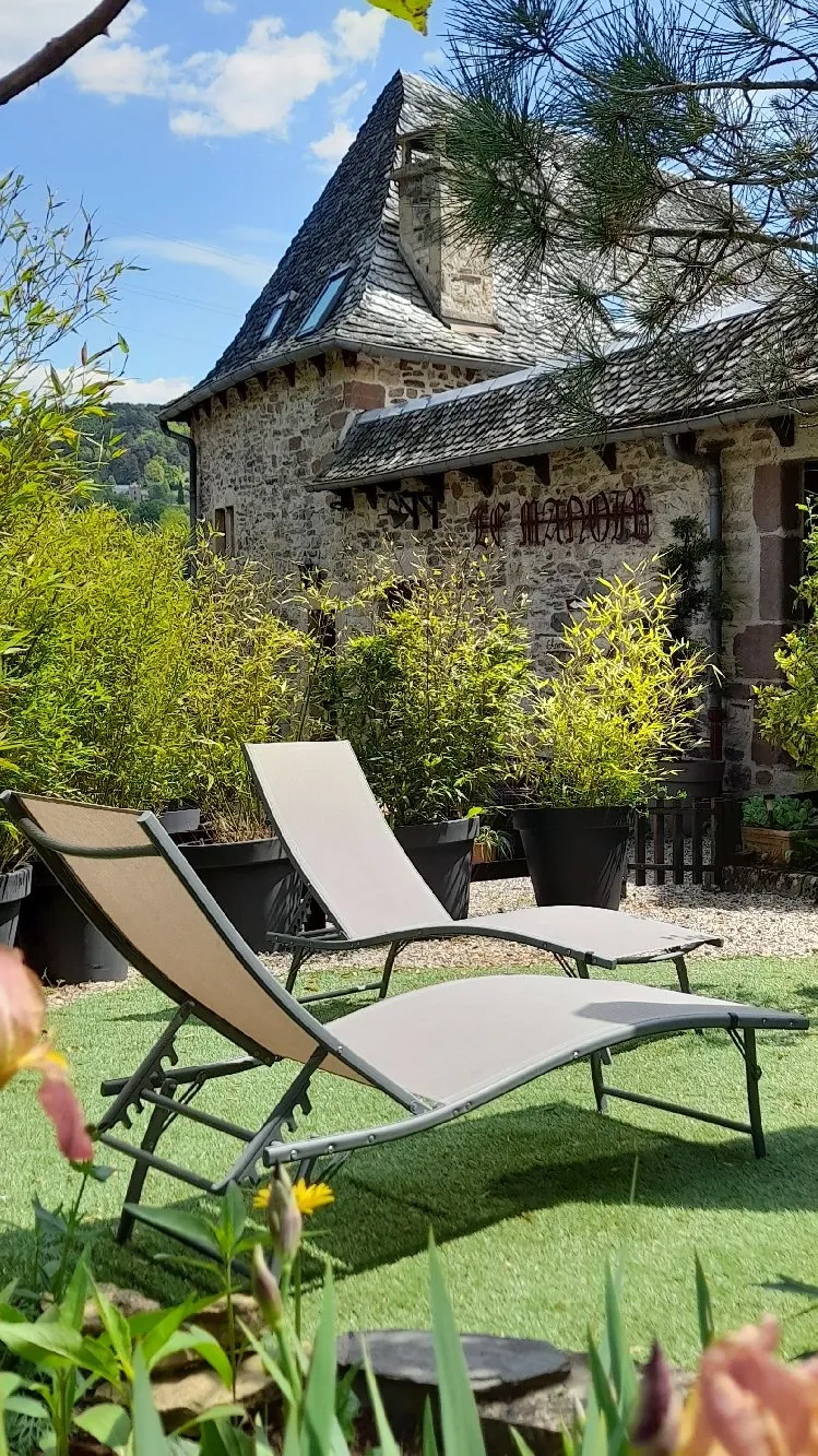 Jardinet avec transats