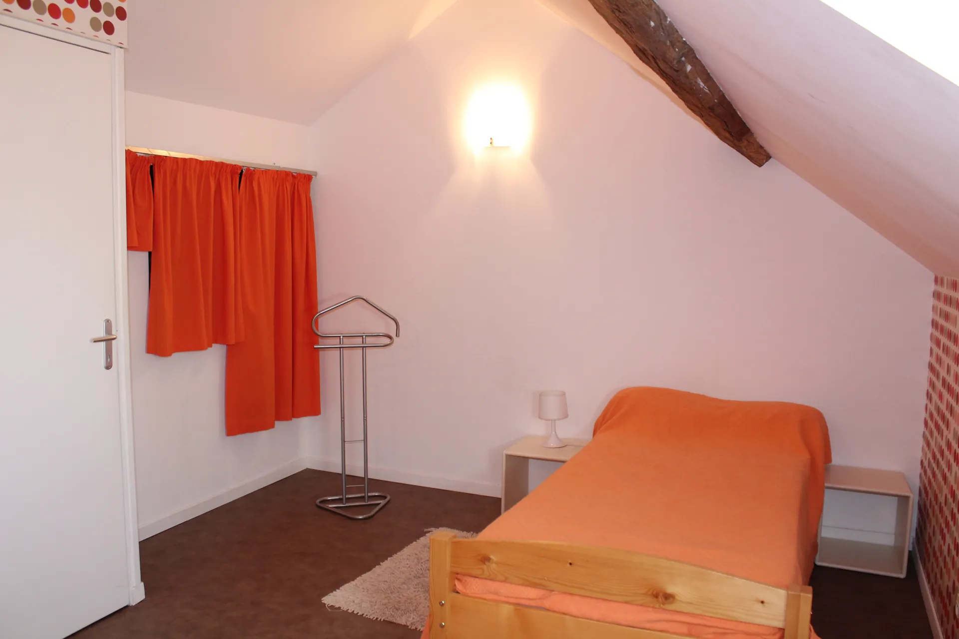 Gîte La Garde - La chambre sixtees - 3 couchages dont 2 jumelables