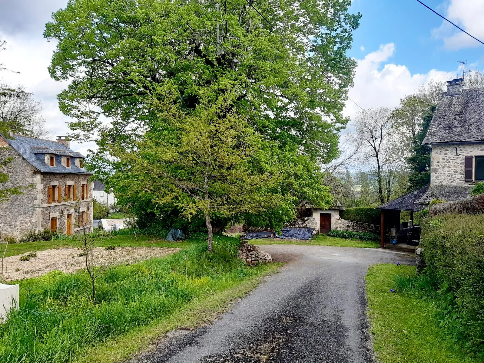arrivée dans le hameau