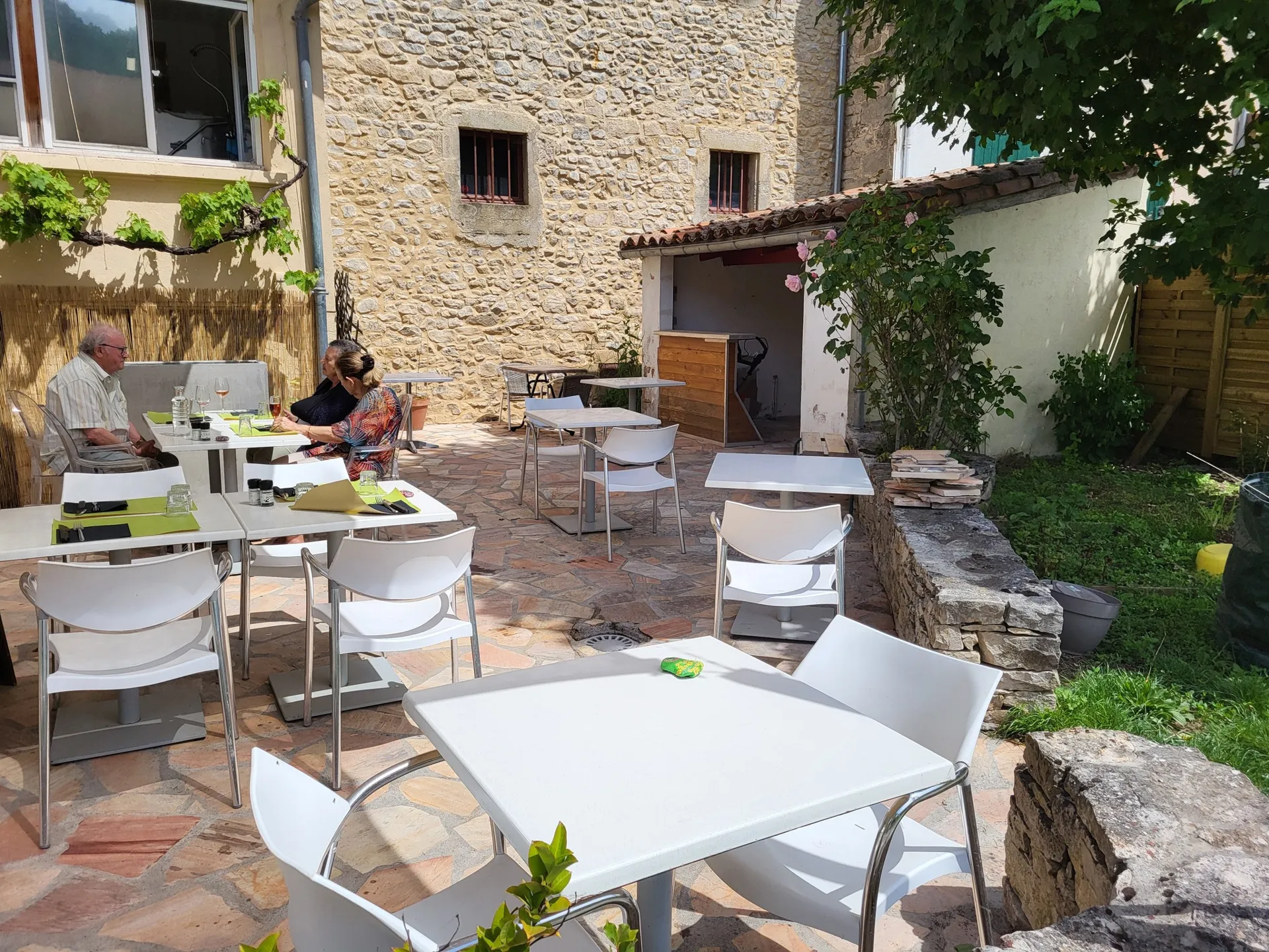 terrasse ensoleillée