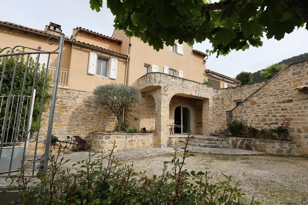 Gîtes des rochers - A L'Oustal - AYGG55