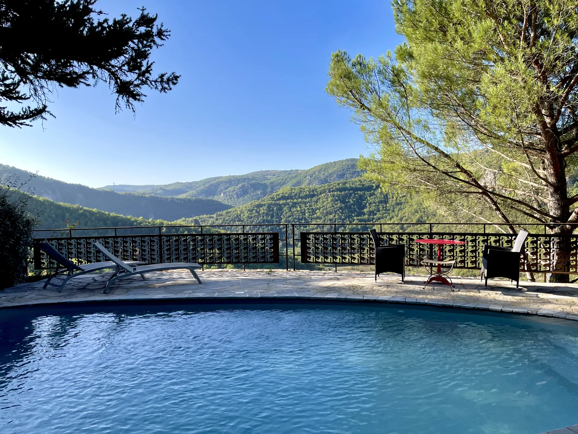 La piscine privée et son environnement exceptionnel