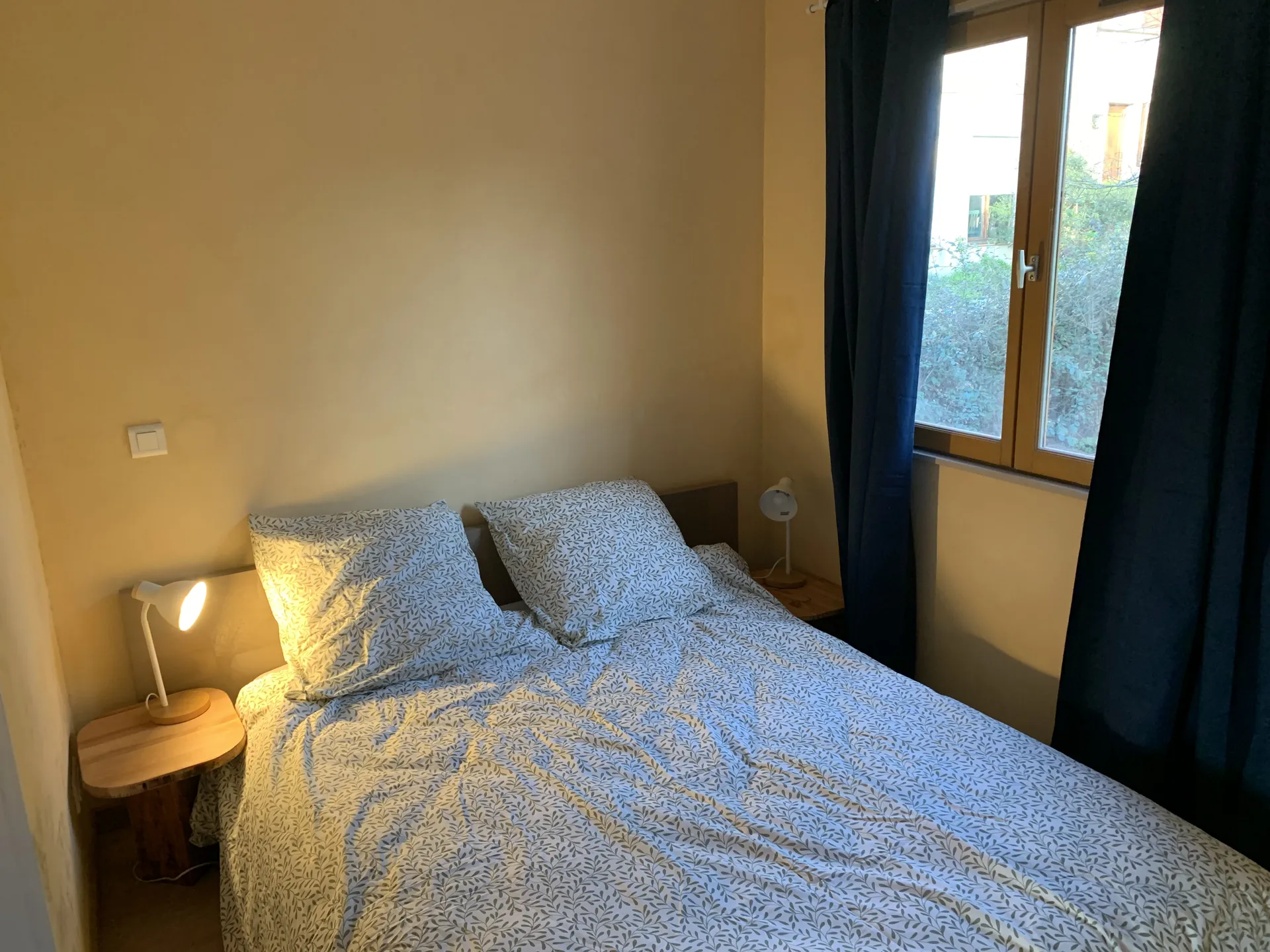 Chambre avec lit en 140