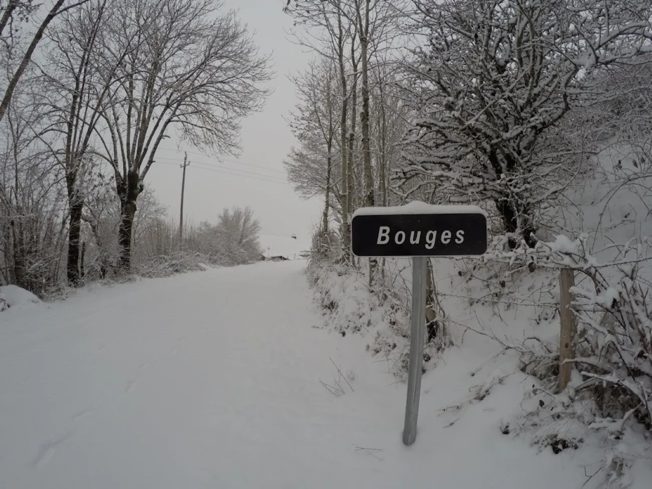 L'entrée du hameau sous la neige