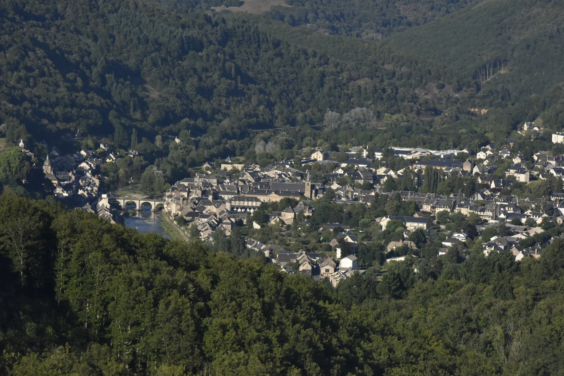 vue sur Saint Geniez d'Olt