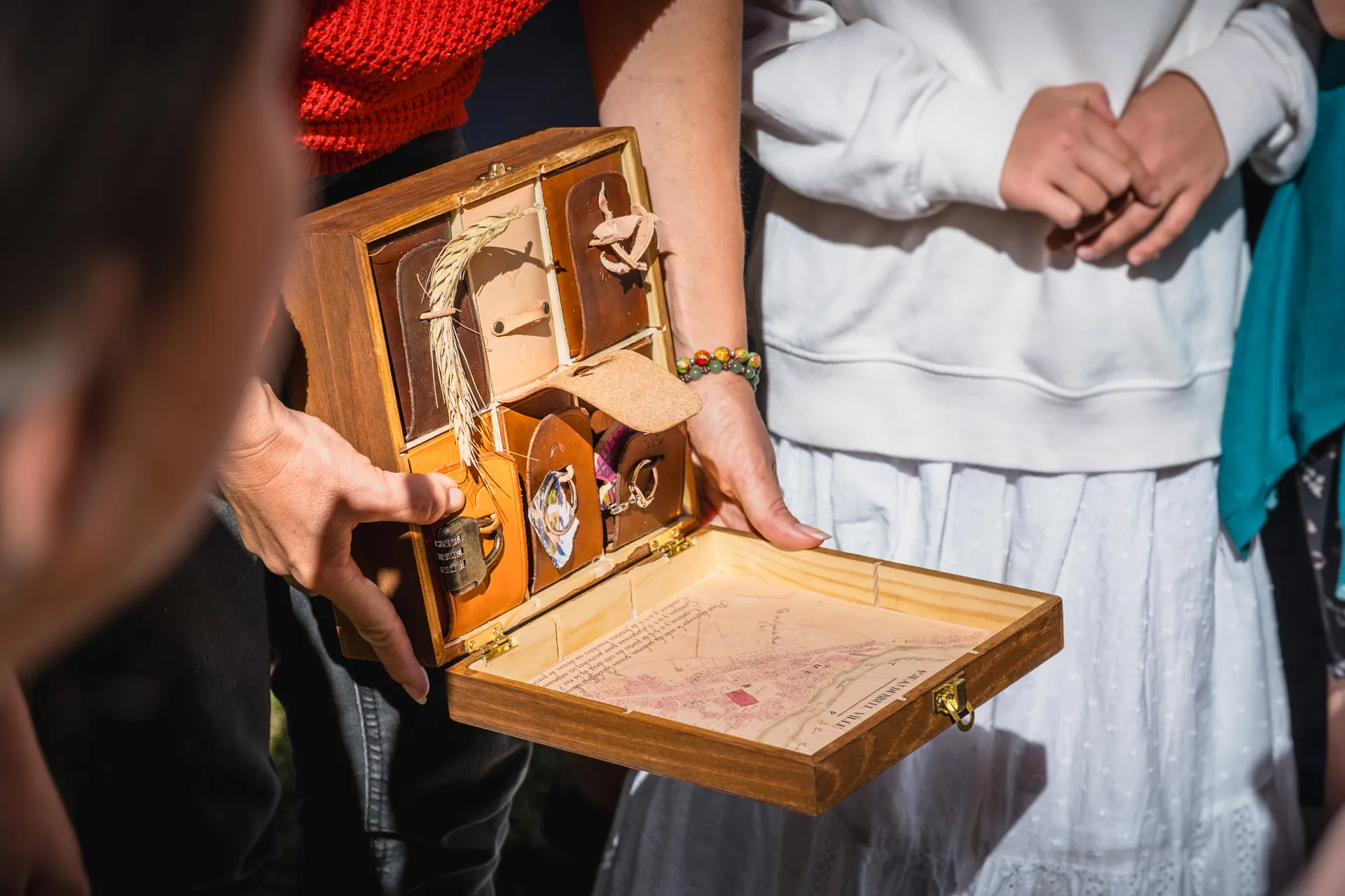 La boite du jeu de piste des curieux - St-Jean du Bruel