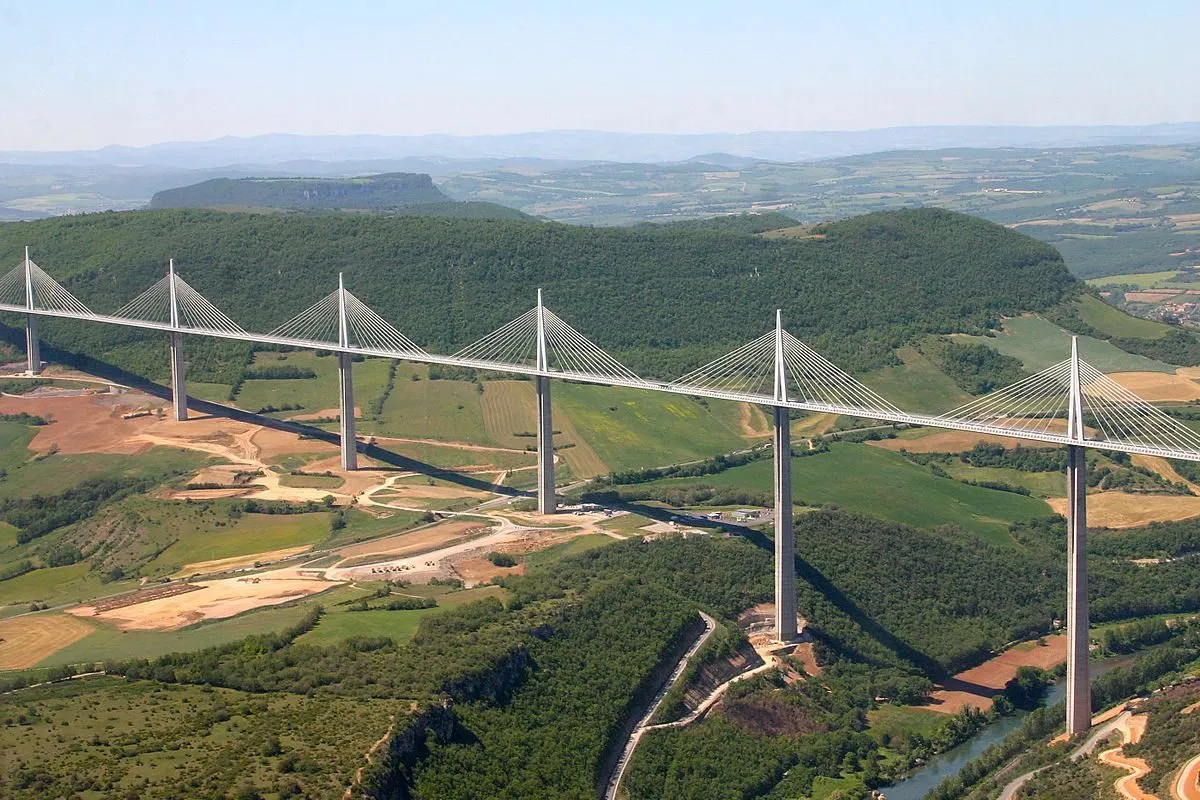 L'Olivier viaduc de Millau à 1 H15