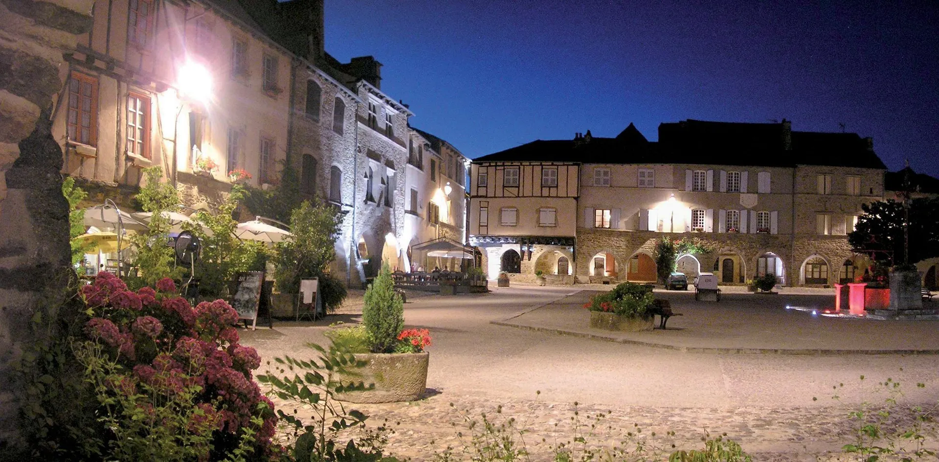 L'Olivier bastide de Sauveterre de Rouergue à 15 mn