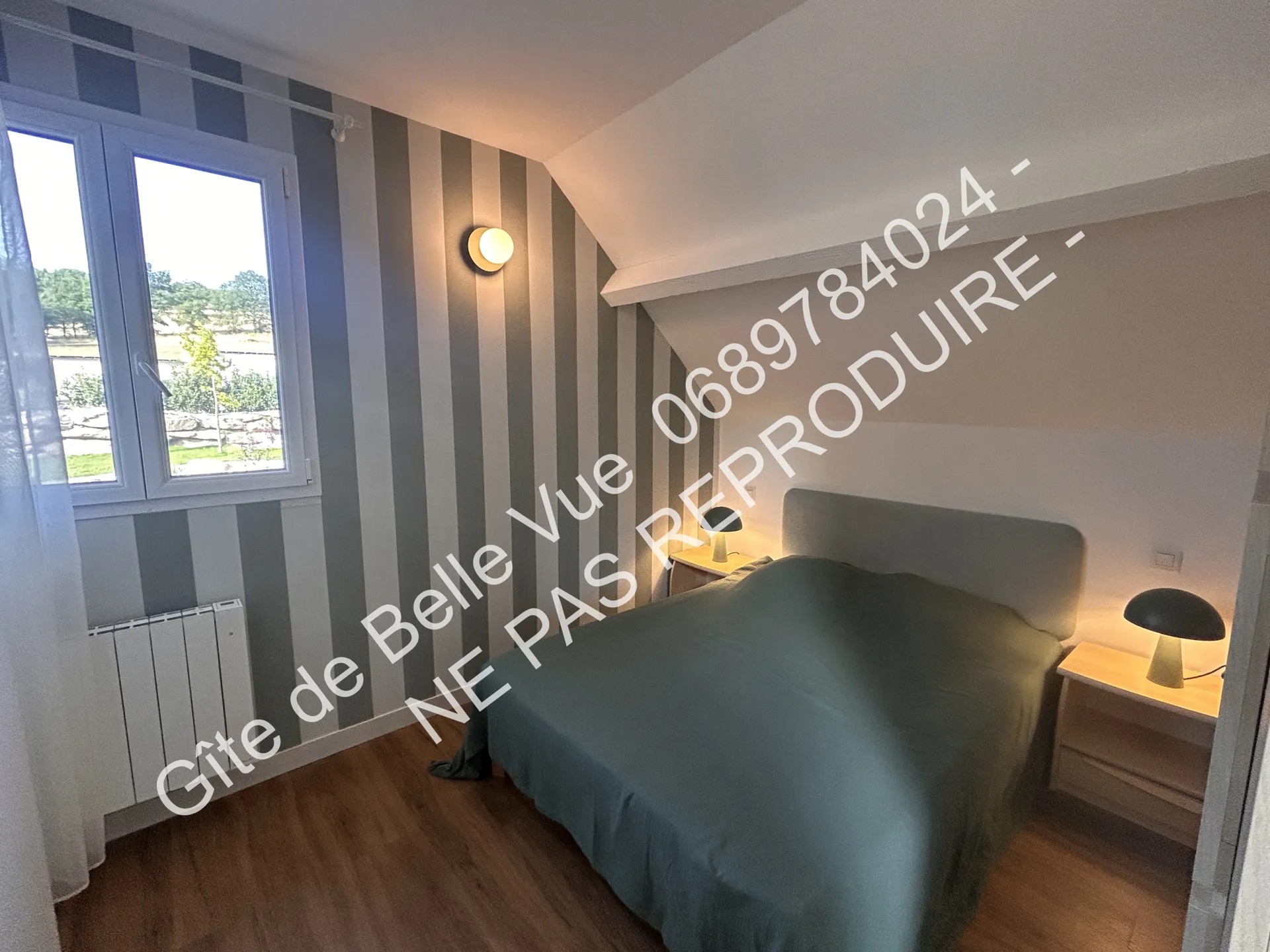 CHAMBRE LIT 140X 190 + LIT PARAPLUIIE