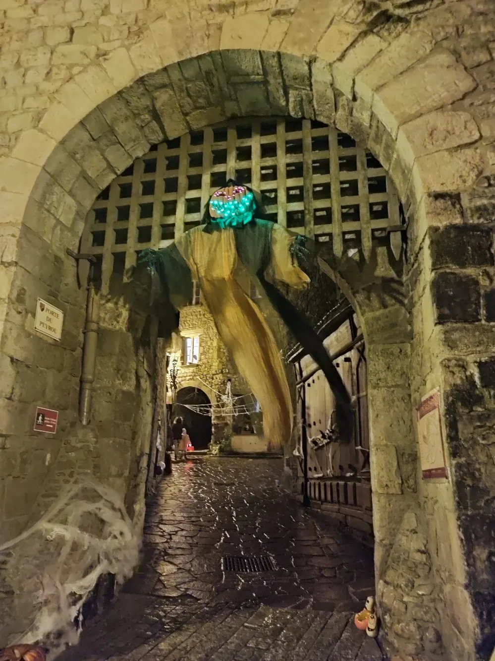 Balade Chair de Poule pour Halloween dans la cité médiévale de Sévérac