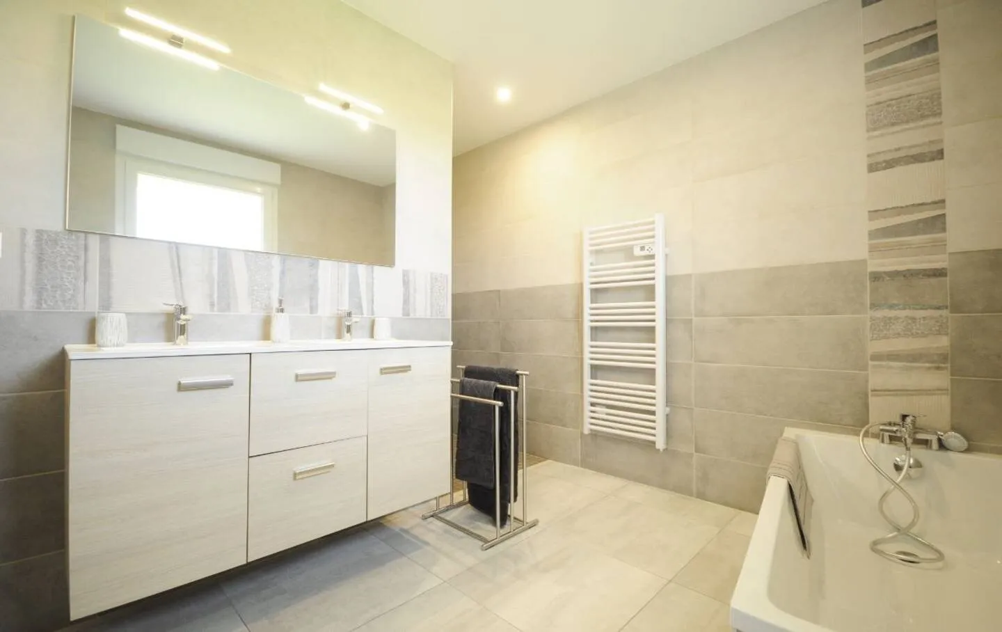 La Grange de Nespes : Les Lauriers