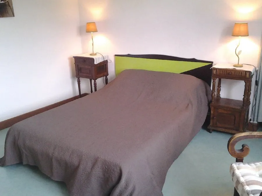 chambre1-gite-Philippe VASSALO - AYG6049