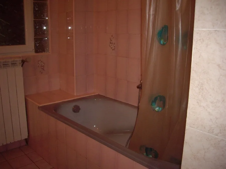 salle-de-bain-gite-m-vassalo-lévézou - AYG6049