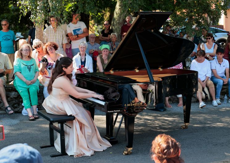 Festival Piano Pic