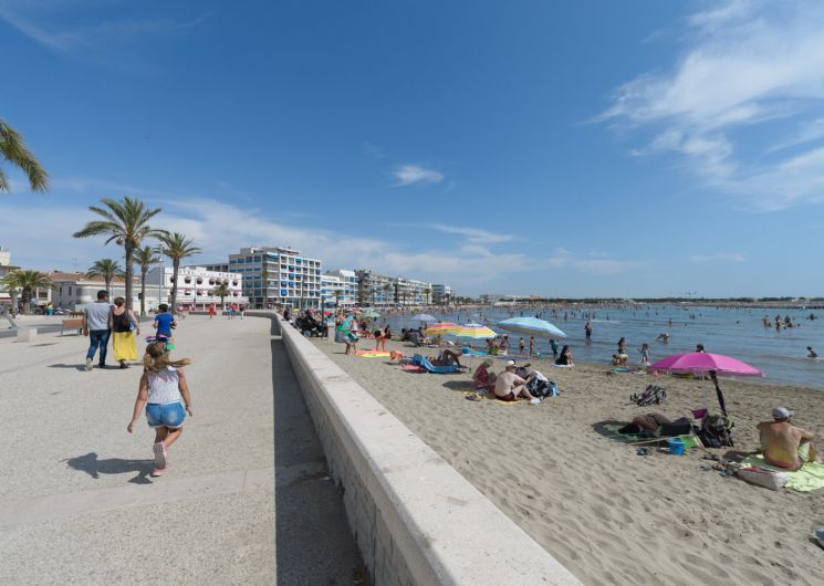 Tous à vélo au bord de l’eau au Grau du Roi Port Camargue
