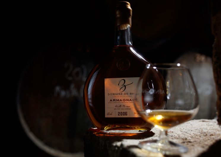 Un armagnac et son verre du Domaine de Bilé