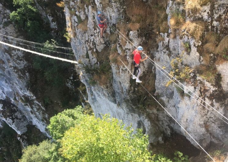 Escalade et via-ferrata pour tous dans les gorges de l'Aveyron_Saint-Michel-de-Vax