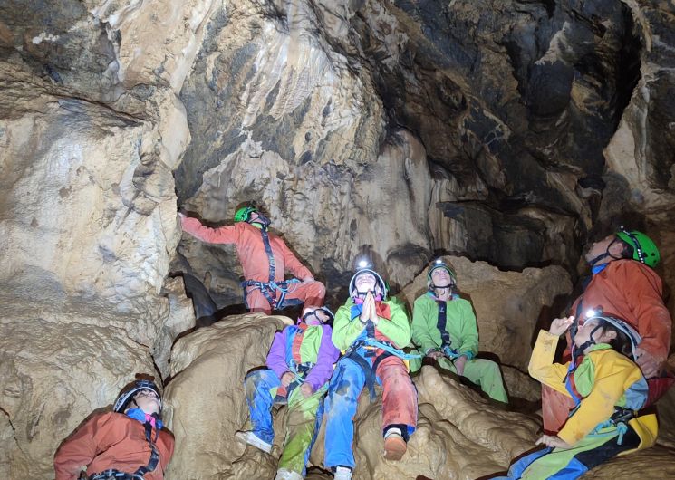 Spéléologie en Ariège : L’exploration souterraine du Gouffre des Corbeaux !_Bélesta