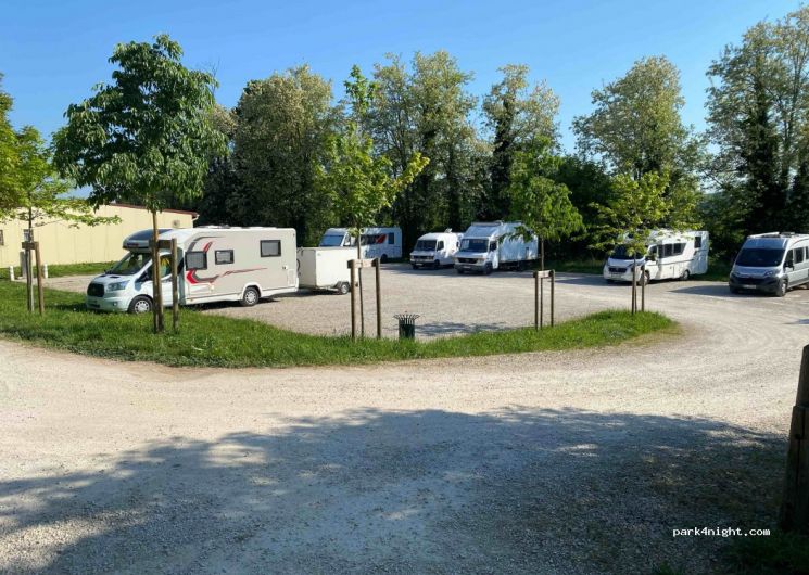 Bressols motorhome area_Bressols