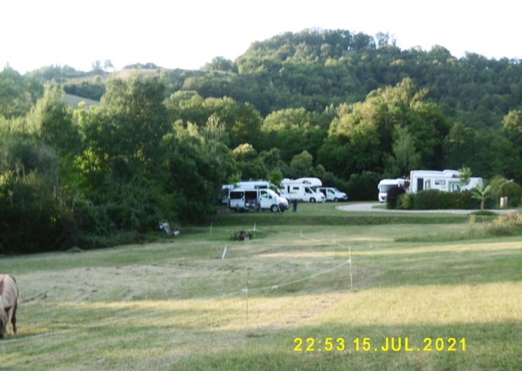 Camping-cars à l'aire de Laouzi