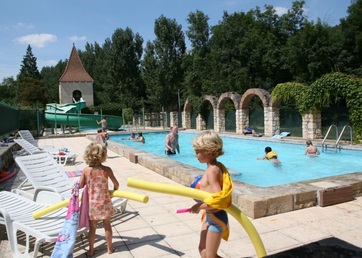 Moulin de Julien piscine et enfants