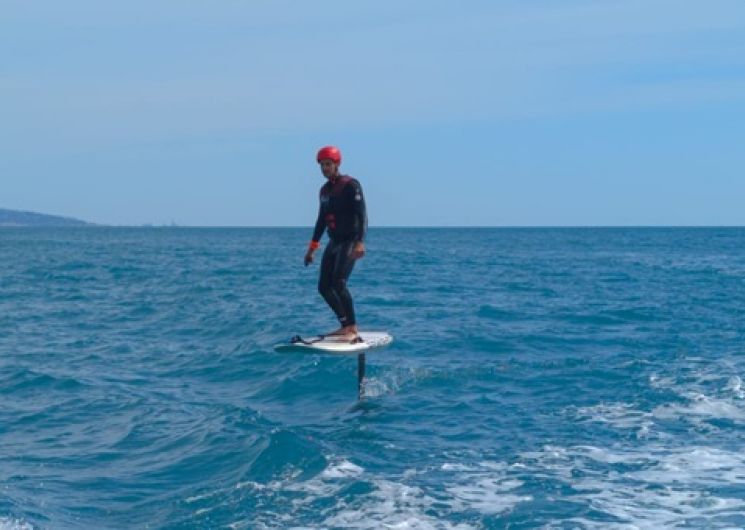 Efoil au Cap d'Agde avec Pink Foil
