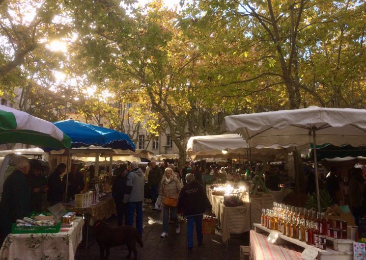 Marché Uzès Place aux Herbes