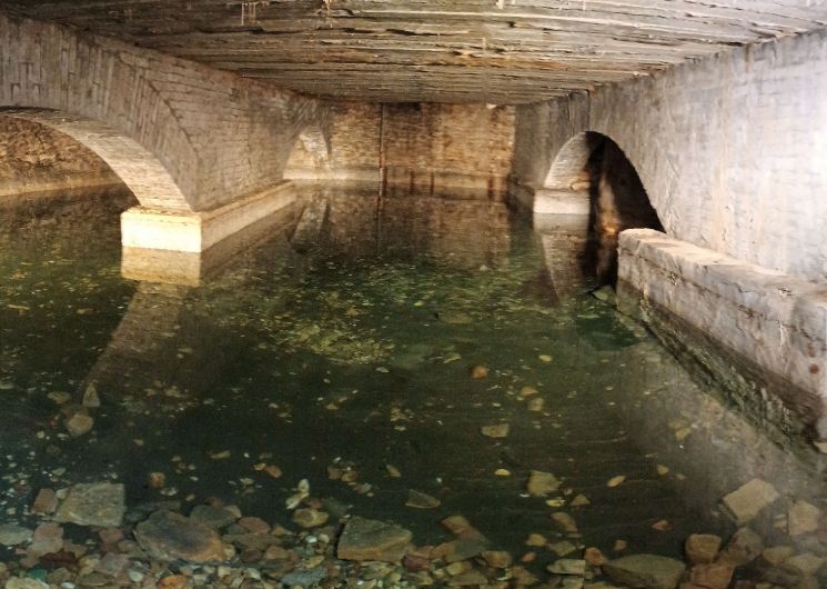 Visite de la Grande Fontaine à Bagnols-sur-Cèze_Bagnols-sur-Cèze