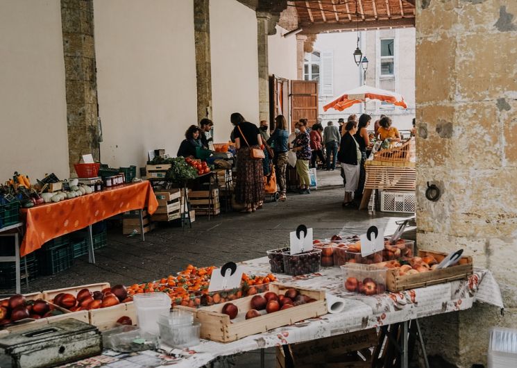 Marché samedi halle aux herbes