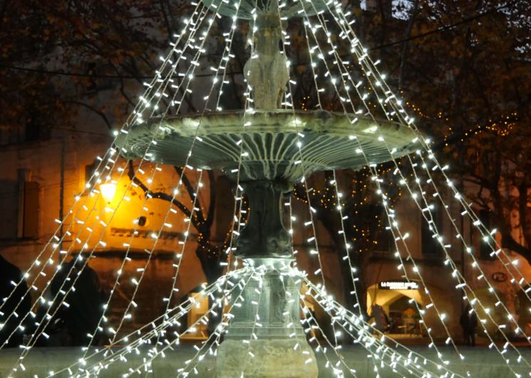 Nuit des illuminations et lancement de la vitrine de Noël_Uzès