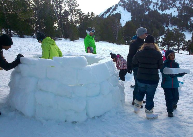 Ma famille trappeur et son igloo_Ax-les-Thermes