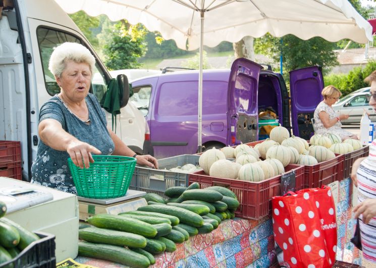 Marché de producteurs de Montaigu de Quercy_Montaigu-de-Quercy